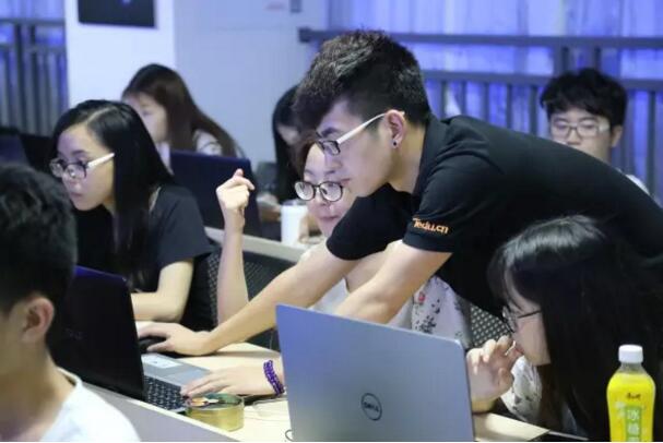 2016年达内英才添翼暑期IT精英训练营开课第一天